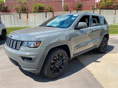 2020 jeep grand cherokee laredo 4x4