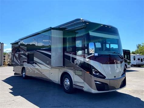 2021 tiffin motorhomes phaeton 40ih