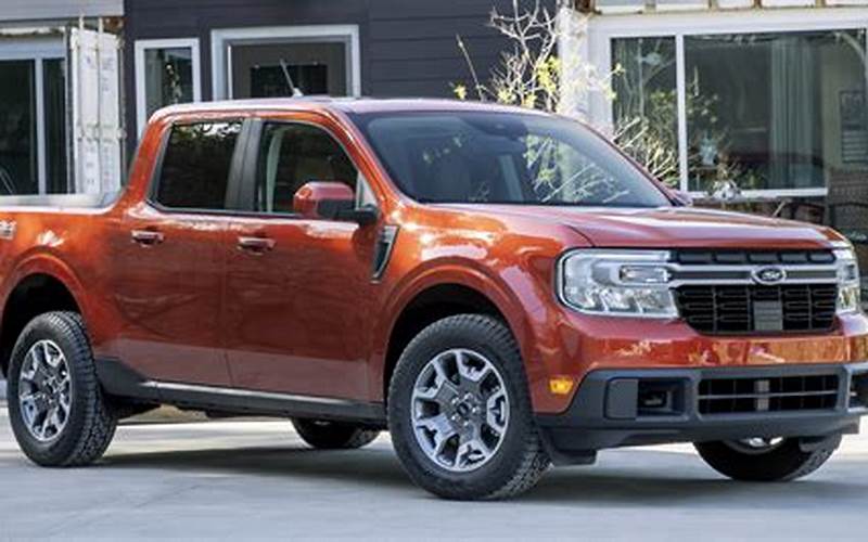 2022 Ford Maverick Lariat Front View