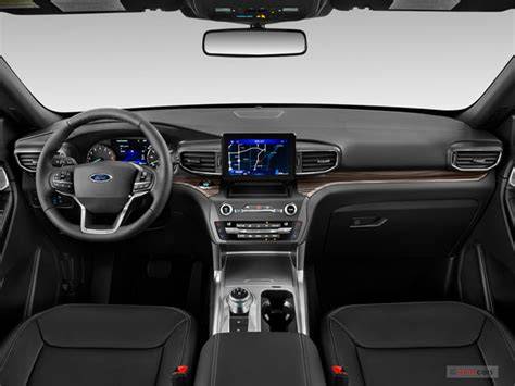2022 Ford Explorer ST driver-focused cockpit