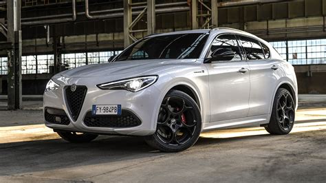 2022 alfa romeo stelvio ti veloce