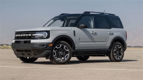 2022 ford bronco sport outer banks white