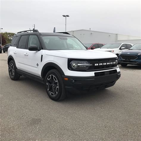 2023 ford bronco sport outer banks white