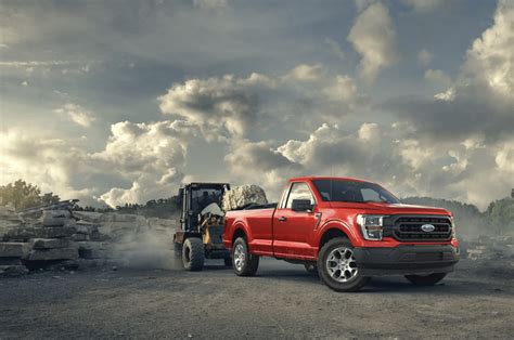 2023 ford f 150 lightning towing capacity