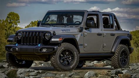 2023 jeep wrangler base model