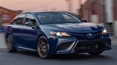 2023 toyota camry se prices