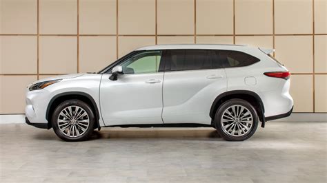 Experience the Thrill of the Future: 2023 Toyota Highlander