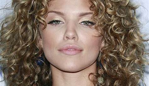 2024 Naturally Wavy Hair Celebrities 30+ With FASHIONBLOG