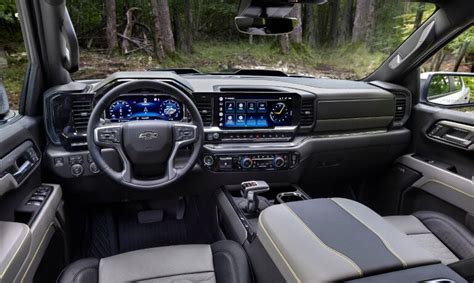 2024 Chevy Silverado interior