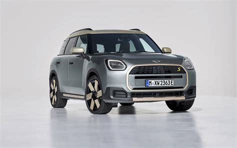 The Upcoming 2025 Mini Clubman: A Redesigned Vision