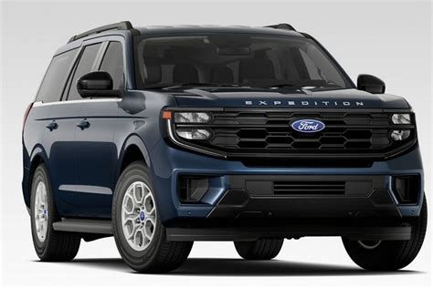 Detailed view of the 2025 Ford Expedition Active's powerful engine, highlighting its performance capabilities