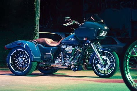 New 2023 HarleyDavidson Road Glide® Limited Prospect Gold / Vivid