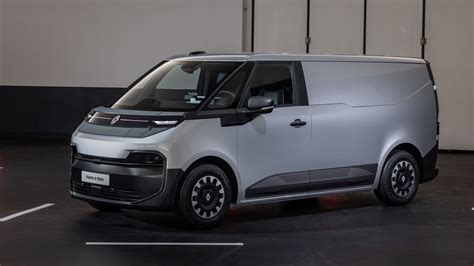 Discover 6 Insights 2026 Renault Trafic Next-Gen Van Tech Revealed