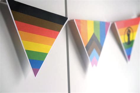 21 lesbian triangles