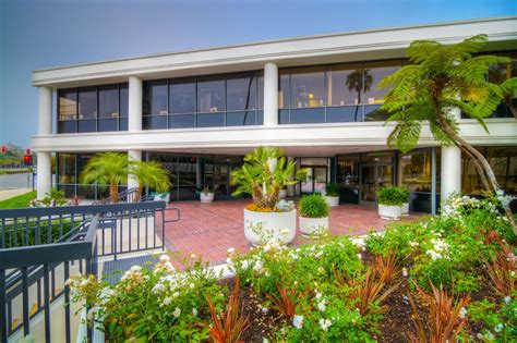 Coast Business Center 2121 East Coast Hwy, Corona Del Mar, CA