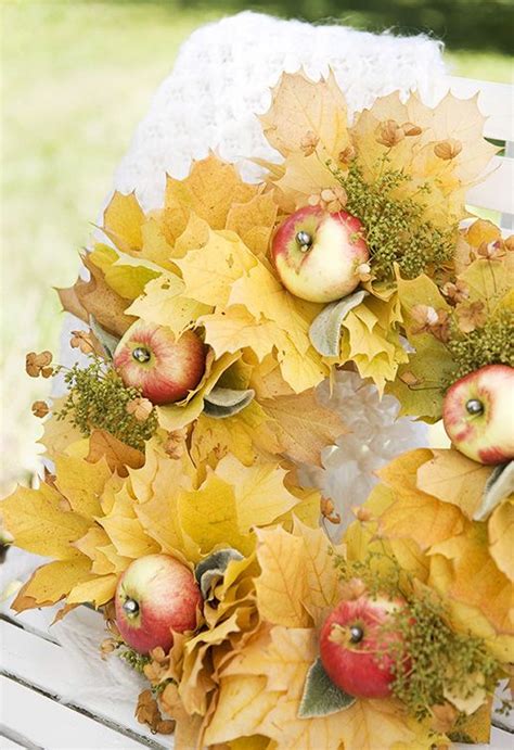 23 Cute And Yummy Apple Wreaths For Fall Home Décor DigsDigs