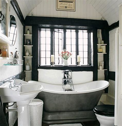 Black and white bathroom ideas that will never go out of style