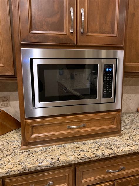 24 Microwave With Trim Kit