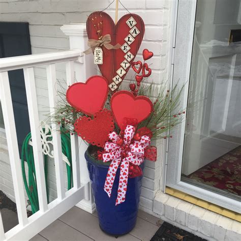 25 Creative Outdoor Valentine Décor Ideas DigsDigs