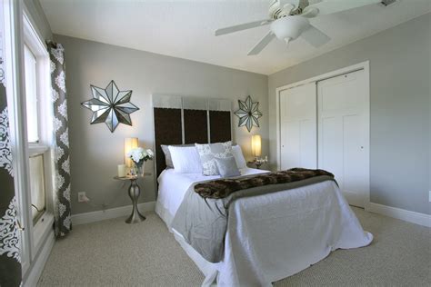 Small Teenage Room Design with a Second Floor Sleeping