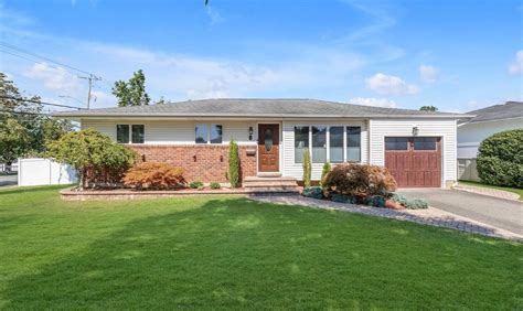 3 Bedroom House For Rent In Plainview Ny