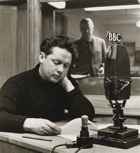 3 facts about dylan thomas