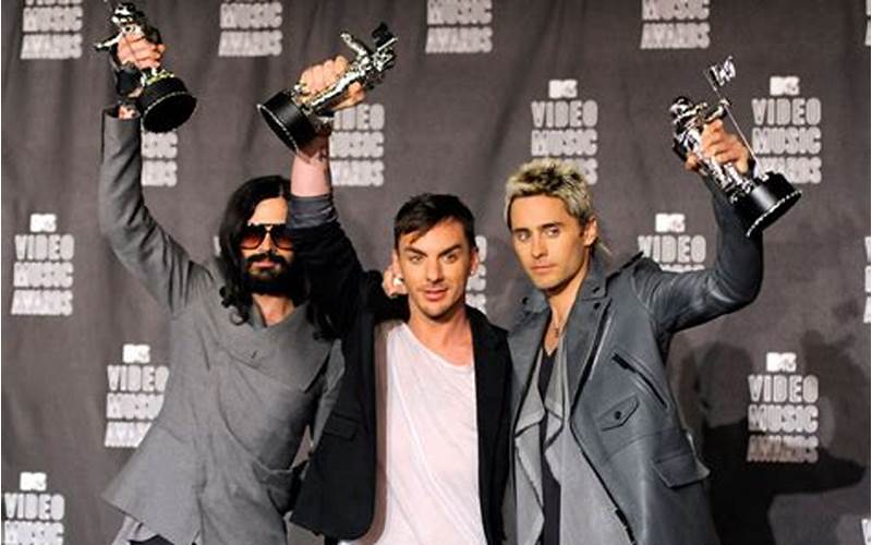 30 Seconds To Mars Up In The Air Reception