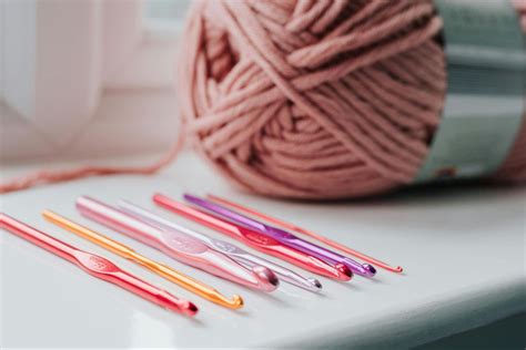 325 Crochet Hook