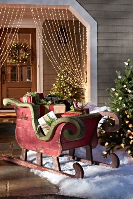 33 Creative And Fun Sleigh Décor Ideas For Christmas DigsDigs