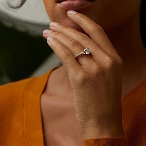 4 Secrets for Buying Nature Engagement Rings Online