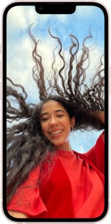 4. A mind-boggling front camera