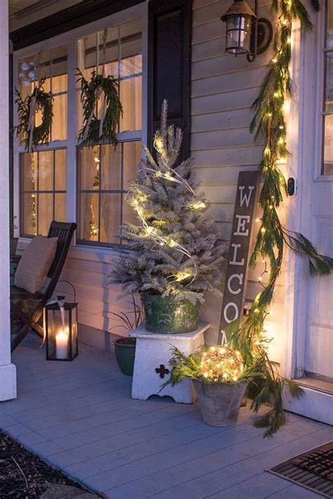 40 Comfy Rustic Outdoor Christmas Décor Ideas Interior Decorating and