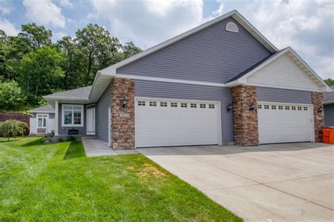 4533 village oaks cir eau claire wi 54701