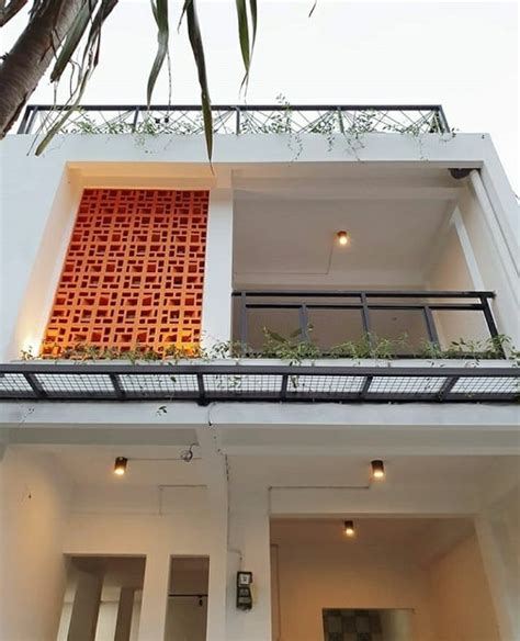 5 Inspirasi Desain Balkon Roster, Bikin Tampilan Fasad Jadi Lebih Unik