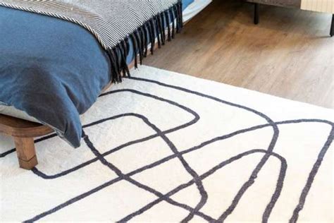 5. Add interest to a neutral carpet with texture