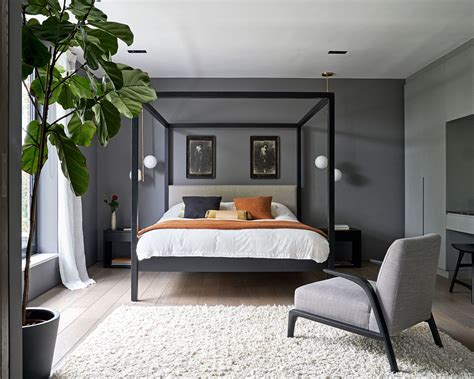 5. Choose lighting to unwind by for your main bedroom