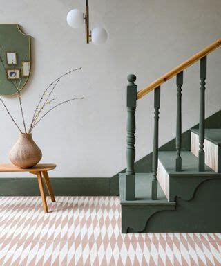 5. Play it safe with a triangular patterned tile