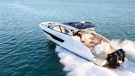 Why Choose a 50 GLS Cruiser Yacht?