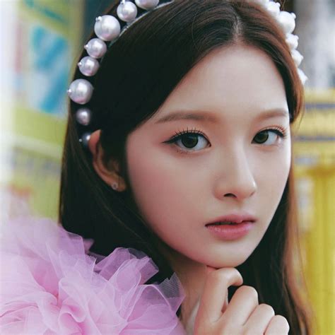 6. Close-up SullYoon