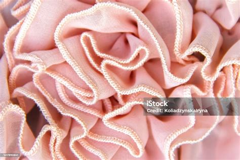 6. Simplify frills with a plain fabric