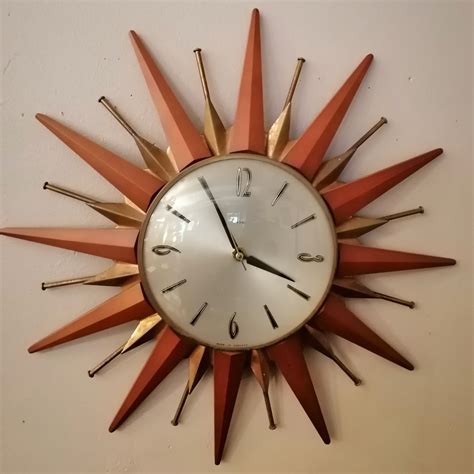 60 s style wall clock