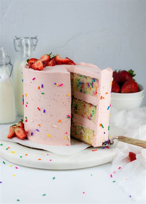 610 Easy And Quick To Make The Best Honey And Gluten Free Strawberry Funfetti Cake