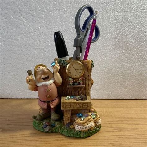 Incredible 7 Dwarfs Pencil Holders Viral