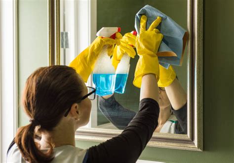 7. Not using a pattern when cleaning a mirror