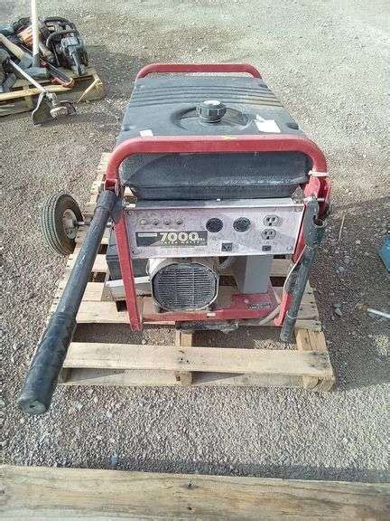 DEWALT DXGNR7000 7000 Watt Commercial Generator Contractor Supply