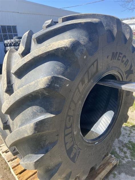 (2) Michelin Mega Bib 750/65R26 tires in Independence, KS Item BL9662
