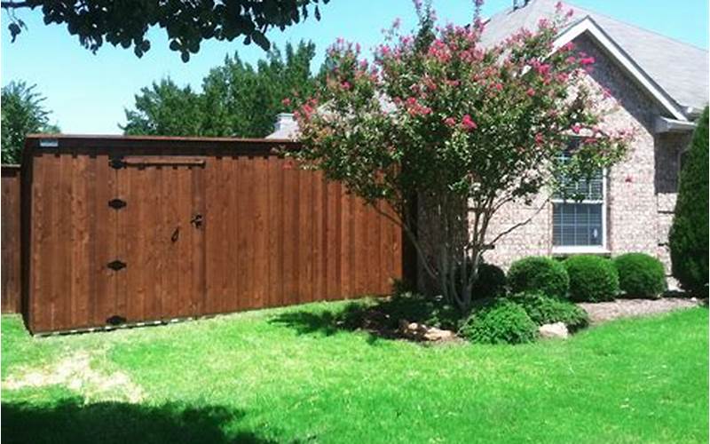 8 Foot Wood Privacy Fence: The Pros And Cons