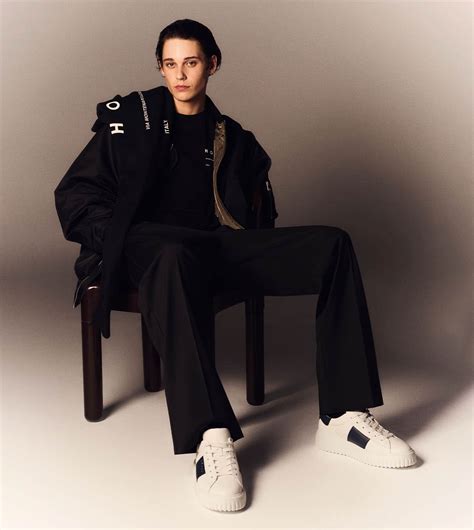 Incredible 8 Black 1 White Latest