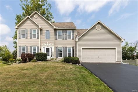 8265 Dampier Circle Liverpool Ny