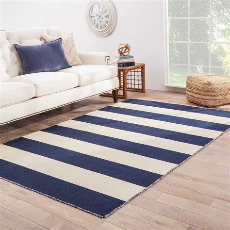 8x10 navy and white rug